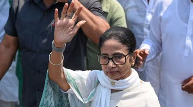 দলীয় সংকটের মধ্যে ভিডিও বার্তা দিচ্ছেন তৃণমূল নেত্রী মমতা বন্দ্যোপাধ্যায়