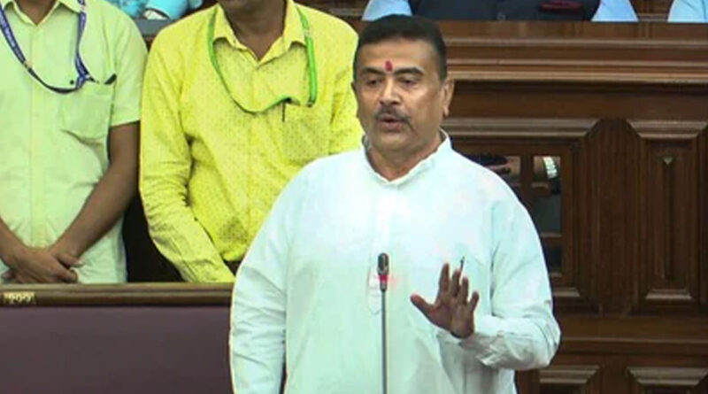 সরকারি কাজে বাংলা বাধ্যতামূলক করার ঘোষণা দিচ্ছেন মুখ্যমন্ত্রী শুভেন্দু অধিকারী